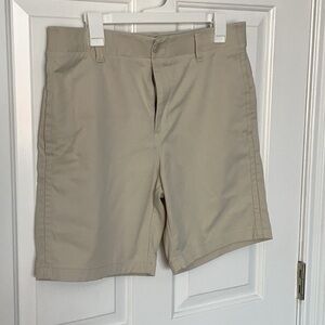 Men’s khaki Under Armour lightweight shorts 34 waist